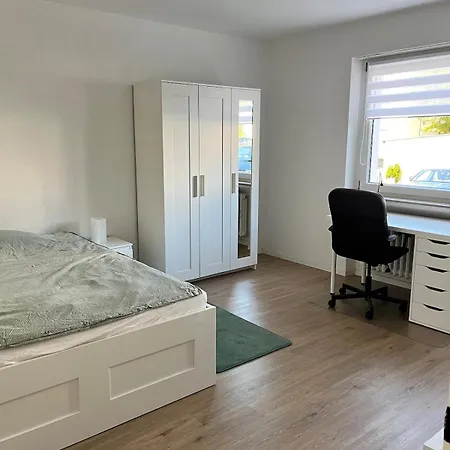 Moebliertes 2-zimmer In - Living * Sindelfingen
