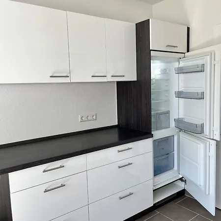 Living - Hochwertige 2-zimmer-wohnung -62 Qm- Mit Balkon Und Blick Ins Grüne Sindelfingen